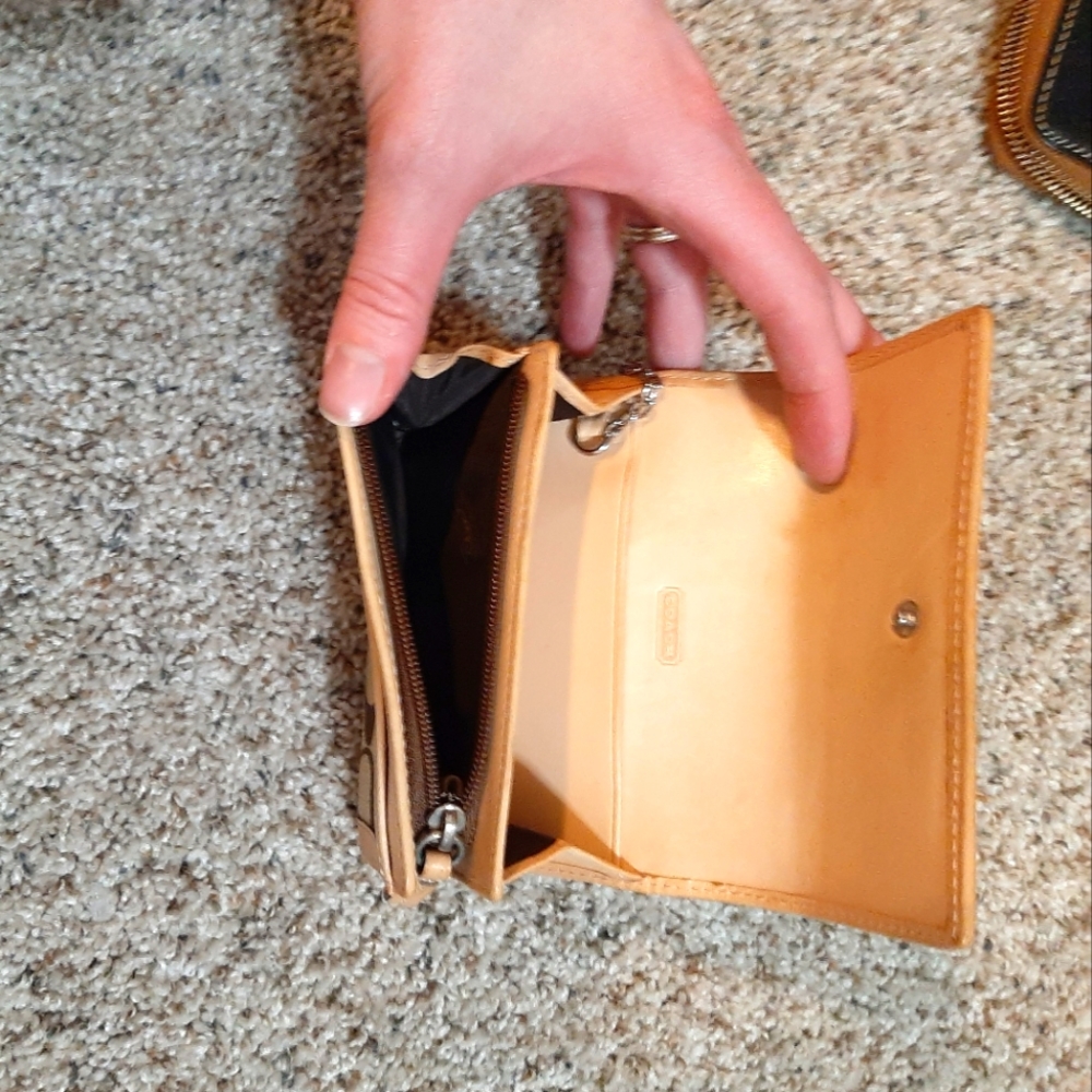 Coach Wallet-great condition.